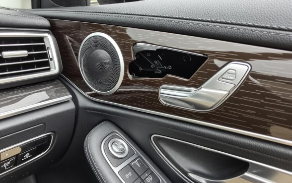 轿车车门上面口子怎么弄下来