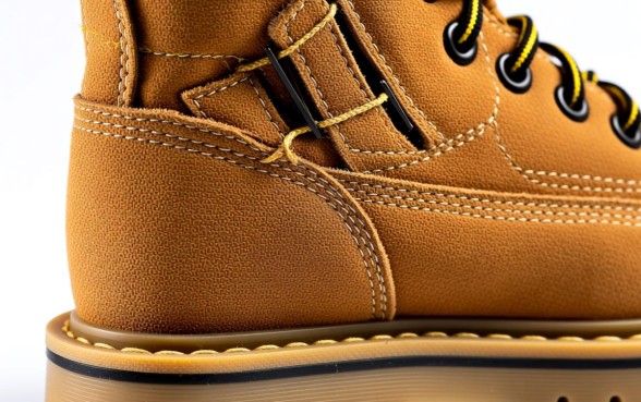 雪地靴上的口子怎么办才不会掉落下来