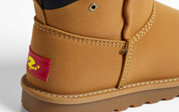 雪地靴上的口子怎么办才不会掉落下来