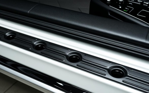 车门下边的三个小口子是什么意思