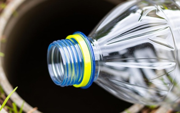 怎么用瓶子做下水道口